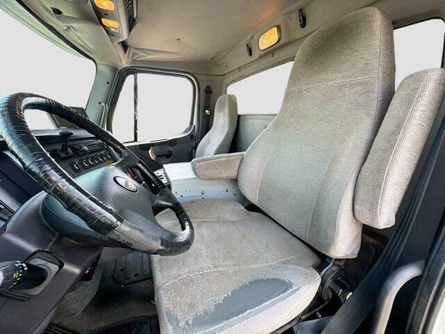 2016 Freightliner 114 SD