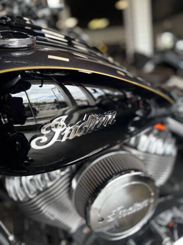 2016 Indian Roadmaster (Two-Tone)