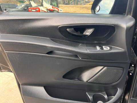2018 Mercedes-Benz Metris Worker Passenger