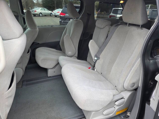 2011 Toyota Sienna LE 8-Passenger