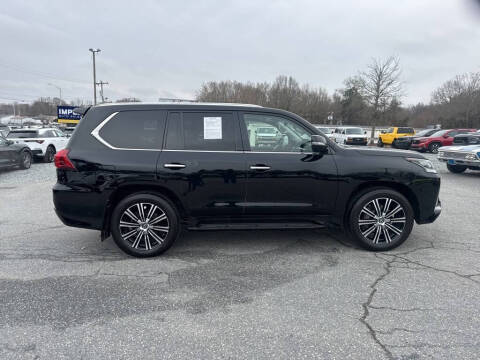 2021 Lexus LX 570 Three-Row