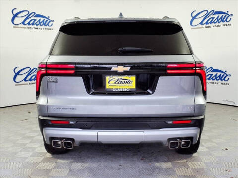 2024 Chevrolet Traverse LT