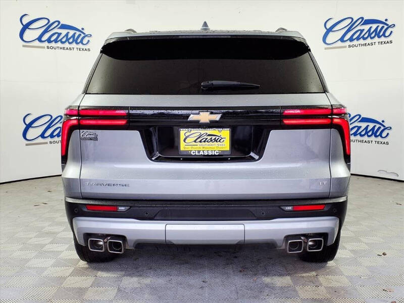 2024 Chevrolet Traverse LT