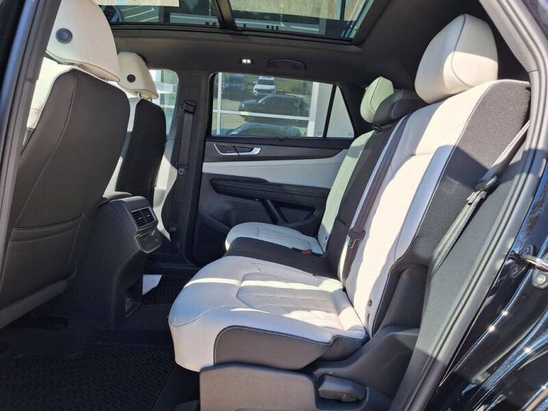 2026 Volkswagen Atlas Cross Sport SEL Premium R-Line 4Motion