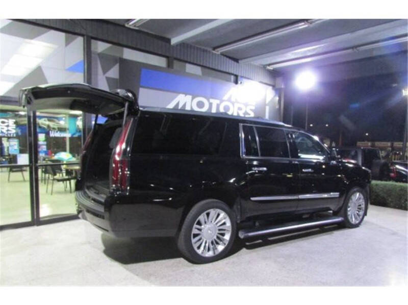 2018 Cadillac Escalade ESV Platinum