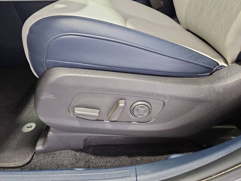 2025 Kia Carnival EX