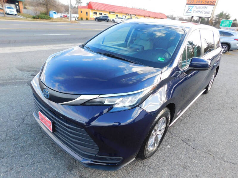 2021 Toyota Sienna LE 8-Passenger