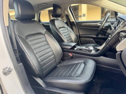 2017 Ford Fusion Hybrid SE