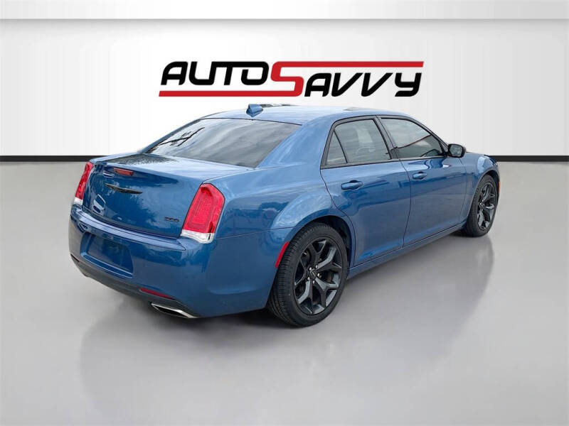 2021 Chrysler 300 Touring