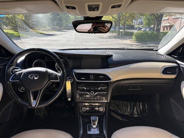 2017 Infiniti QX30 Premium