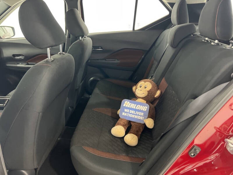 2023 Nissan Kicks SR