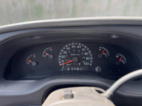 2003 Ford E-Series E-150 Base