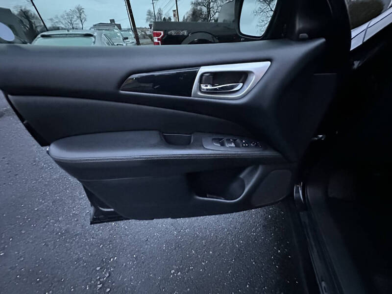 2019 Nissan Pathfinder SV