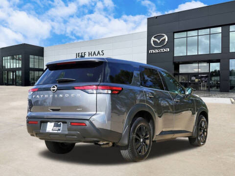 2025 Nissan Pathfinder S