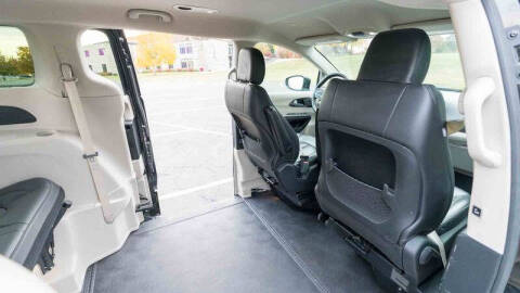 2020 Chrysler Pacifica Touring L