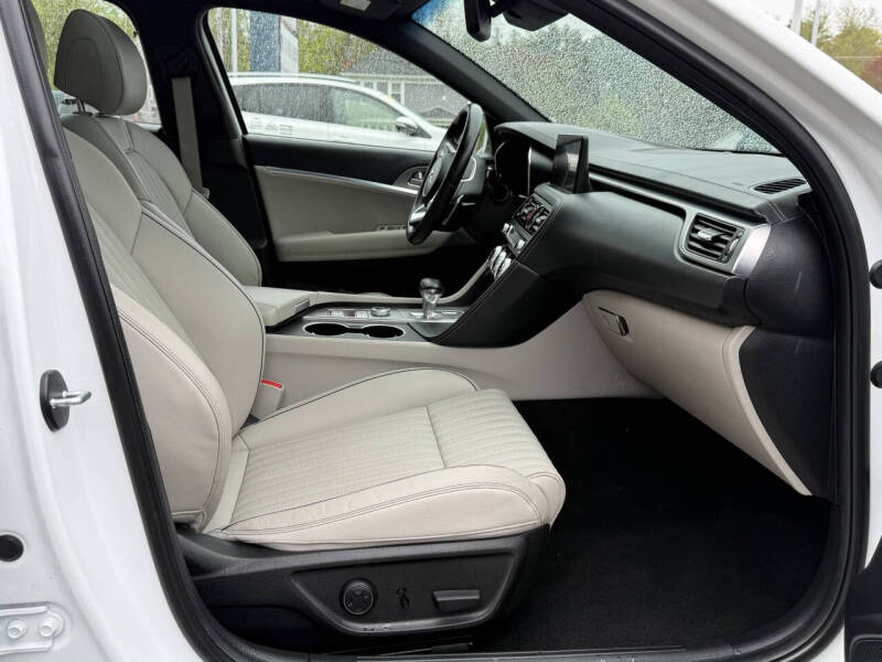 2022 Genesis G70 2.0T