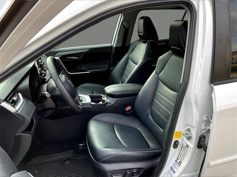 2021 Toyota RAV4 XLE Premium