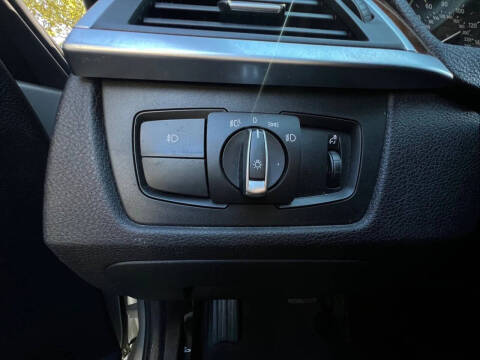 2016 BMW 3 Series 320i