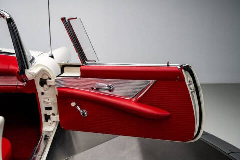 1957 Ford Thunderbird