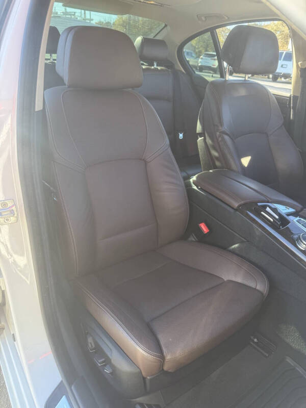 2016 BMW 5 Series 528i