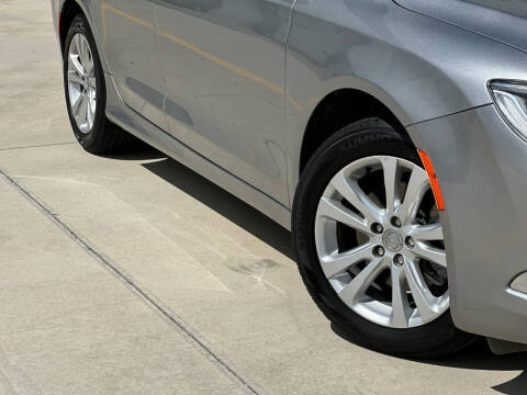 2016 Chrysler 200 Limited