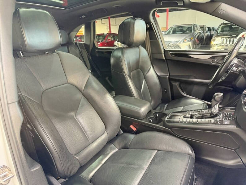 2017 Porsche Macan S