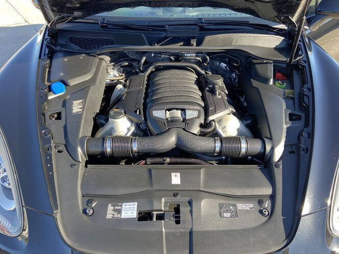 2020 Porsche Macan Turbo