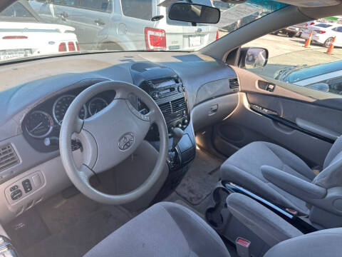 2004 Toyota Sienna