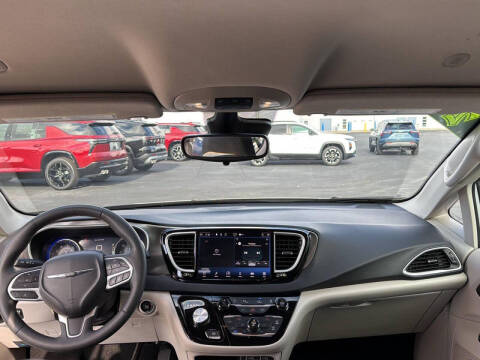 2024 Chrysler Pacifica Touring L