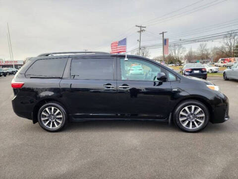2018 Toyota Sienna XLE Premium 7-Passenger