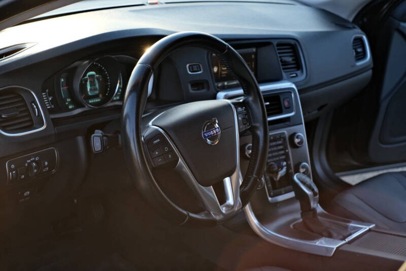 2015 Volvo V60 T5 Drive-E Premier Plus