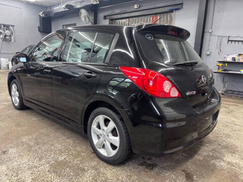 2011 Nissan Versa 1.8 SL
