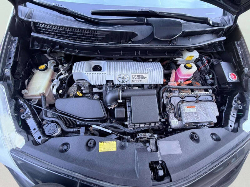 2012 Toyota Prius v Five