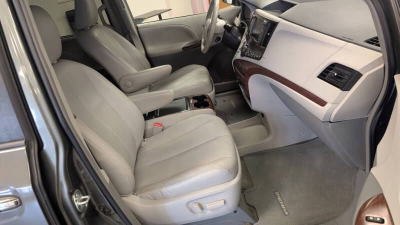 2012 Toyota Sienna