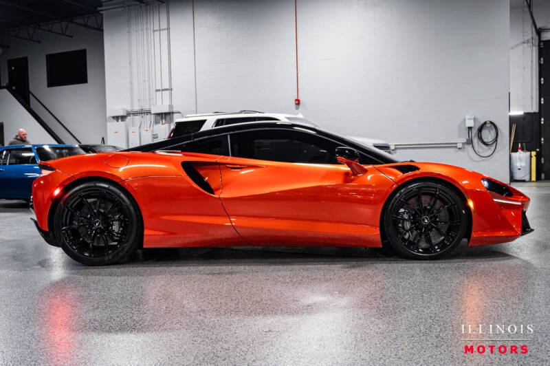 2023 McLaren Artura