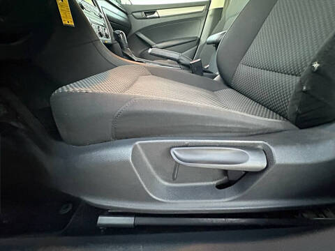 2012 Volkswagen Passat S PZEV