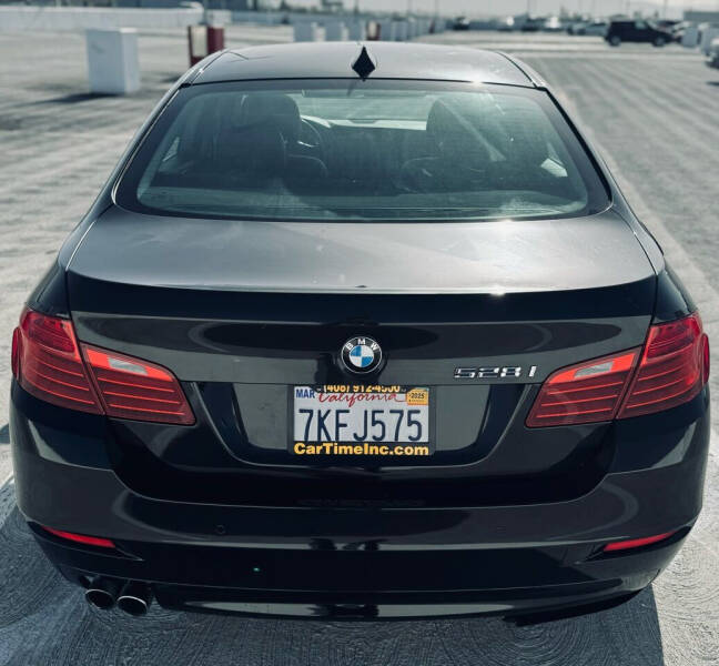 2015 BMW 5 Series 528i