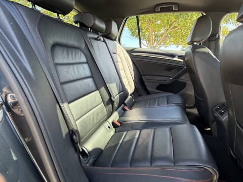 2015 Volkswagen Golf GTI SE