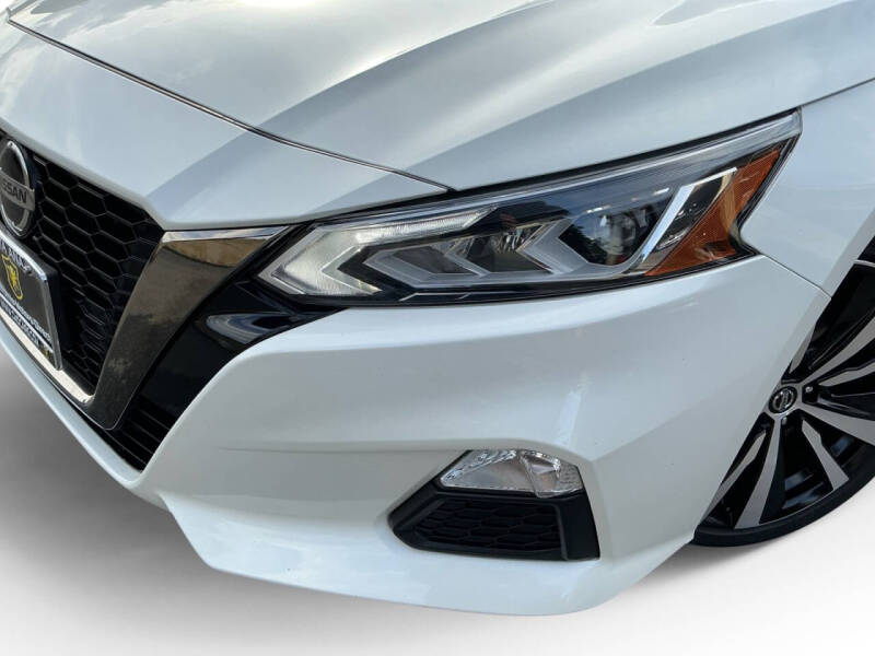 2022 Nissan Altima 2.0 SR