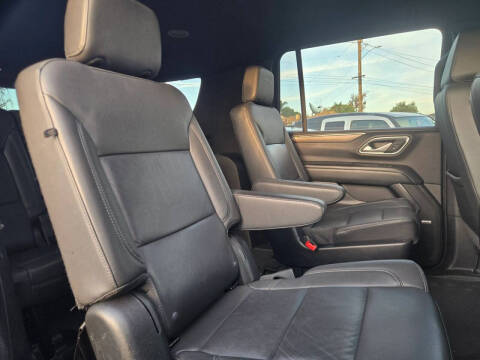 2024 Chevrolet Suburban LT