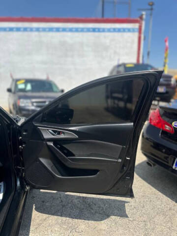 2018 Mazda MAZDA3 Sport