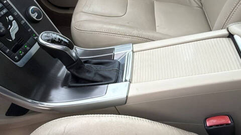 2015 Volvo XC60 T6 Drive-E Premier Plus