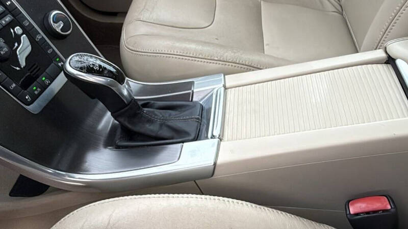 2015 Volvo XC60 T6 Drive-E Premier Plus