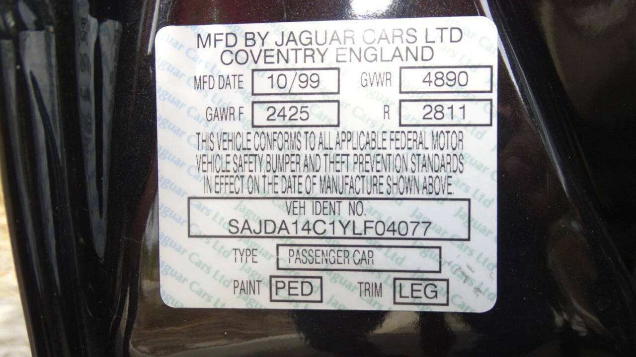2000 Jaguar XJ-Series 58