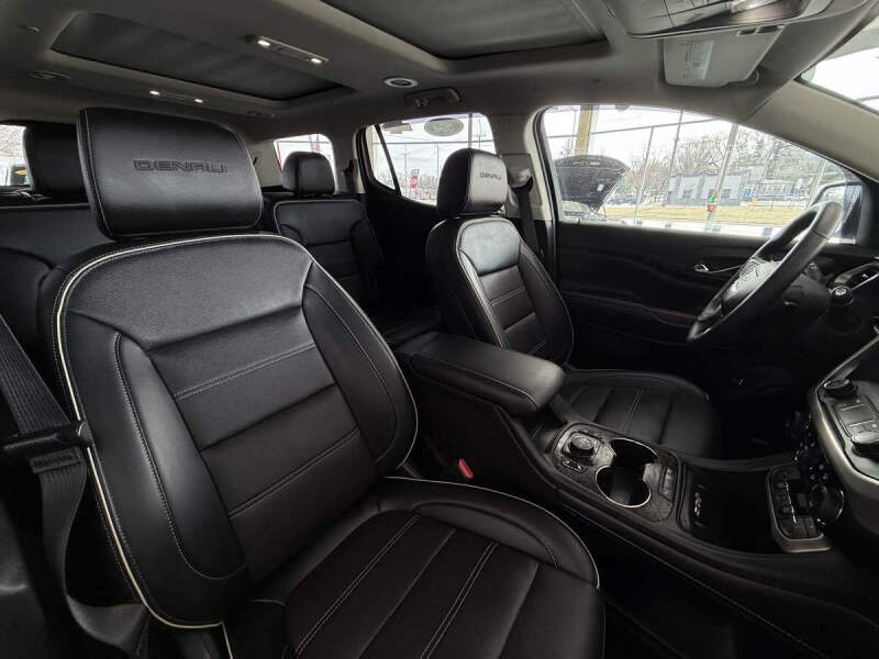 2022 GMC Acadia Denali