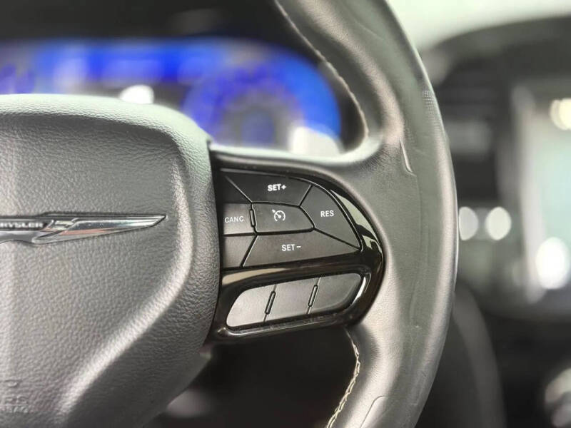 2017 Chrysler 300