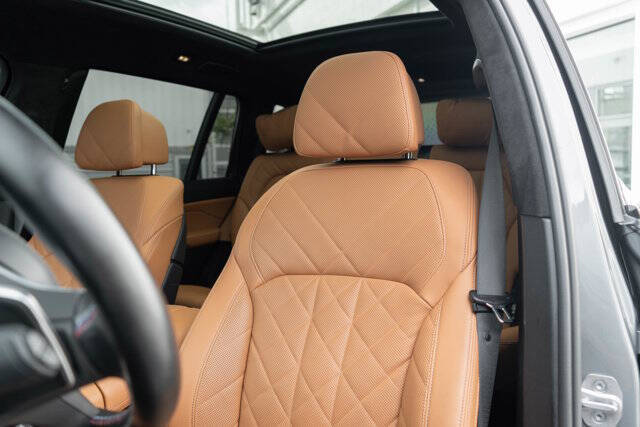 2023 BMW X7 10