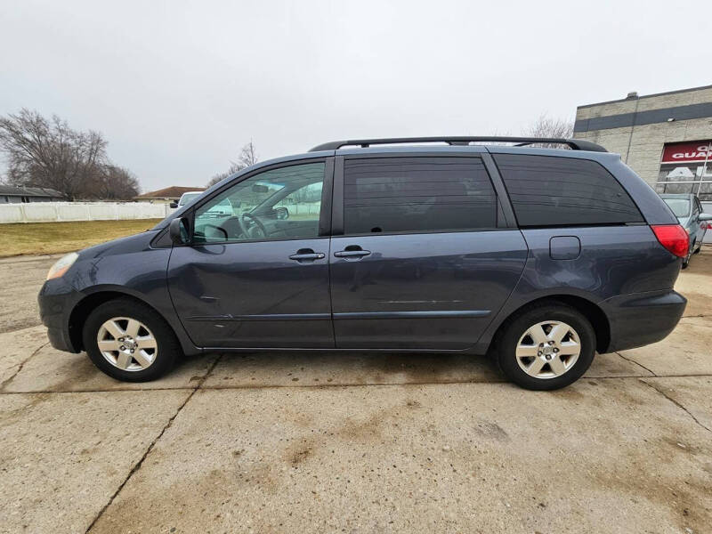2008 Toyota Sienna LE 7-Passenger