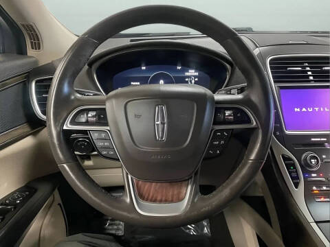2019 Lincoln Nautilus Select