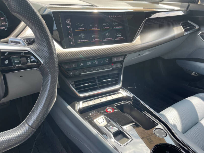 2022 Audi e-tron GT quattro Prestige